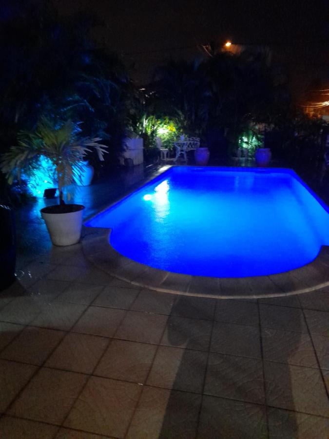 Coquet F2 Climatise Avec Piscine Au Lamentin Apartman Le Lamentin Kültér fotó